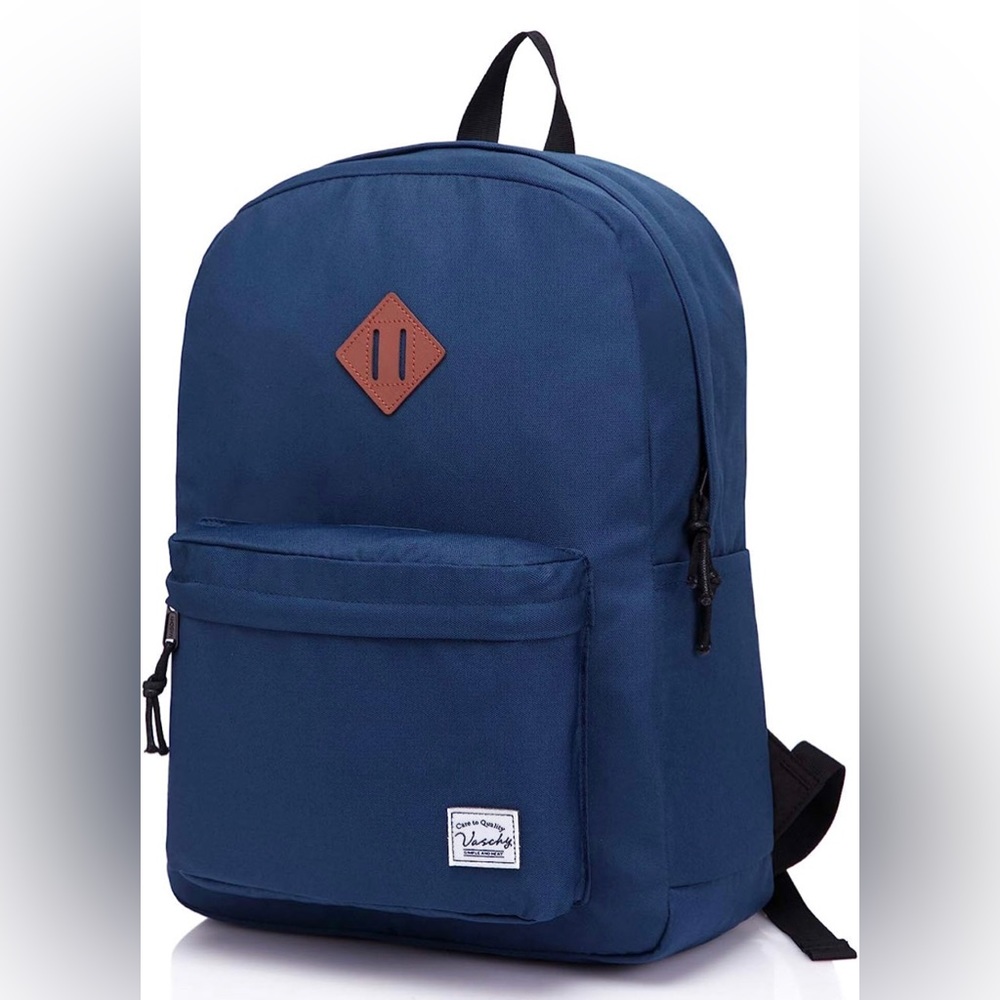 NWT Vaschy Backpack in Navy 🎒